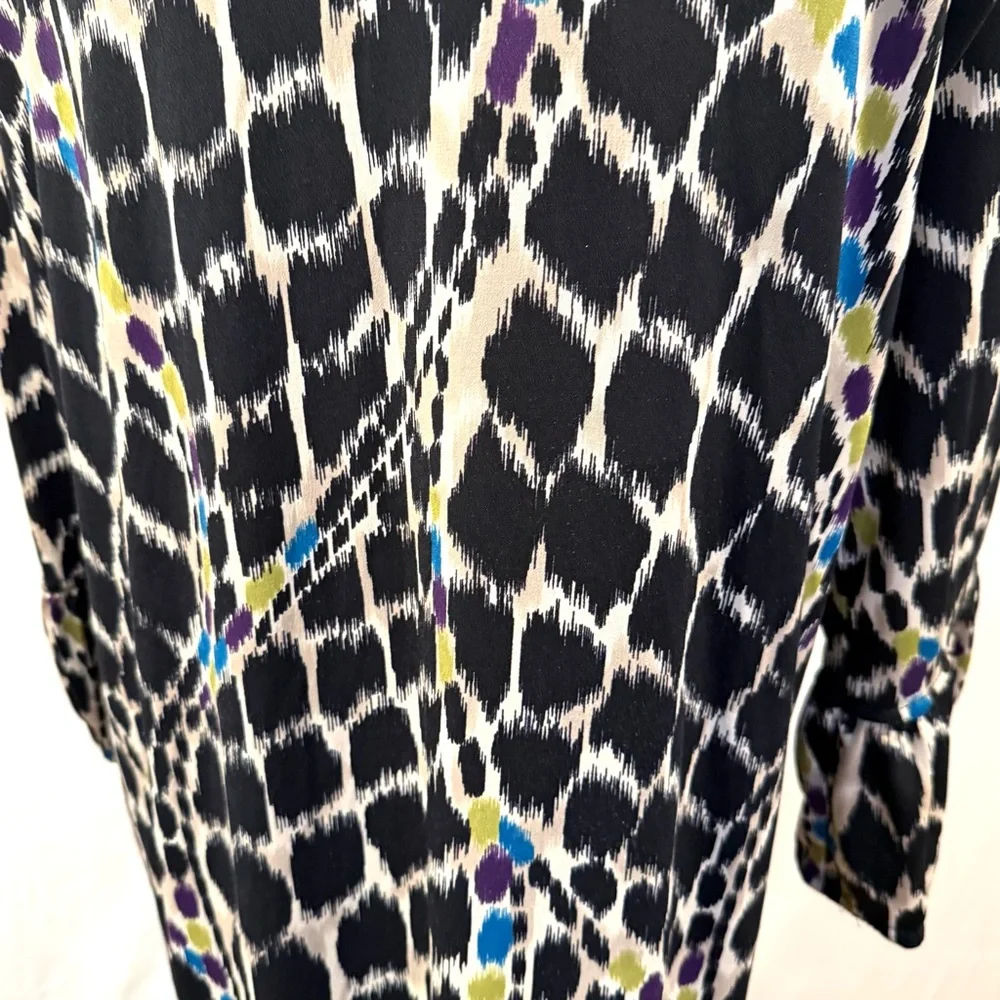 Antthony Original Patterned Robe. Open front - Picture 7 of 8